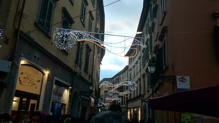 まだクリスマスイルミネーションも残って