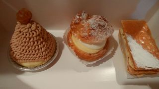 焼き菓子以外に生菓子も