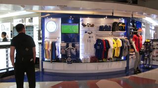 キングパワー デューティーフリー スポーツショップ 