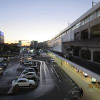 部屋からは新山口駅が臨めた。