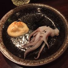 お刺身のイカげそを炙っていただきます