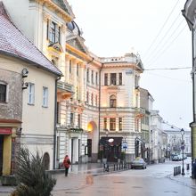 国立フィルハーモニーは左手奥です