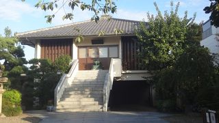 新築っぽいが全体的に地味