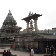 ダルバール広場にある王家の守り神とされていたヒンドゥー教のタレジュの名を持った大鐘です。