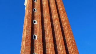 クリスマスから年始にかけて休みがあるので注意。