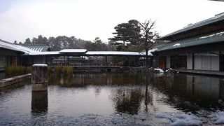 雪の迎賓館、ガイドツァーに行ってきました。