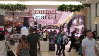 クリスマスシーズンのグルメマーケット2016