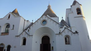 モンティ地区の教会