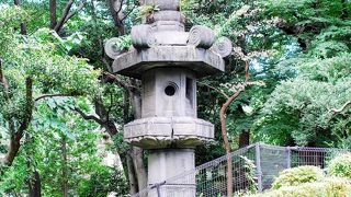 現在の上野東照宮とは離れた場所にあります