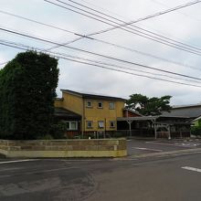 実はこのお向かいさんの病院？レトロお洒落な佇まい