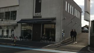 ここの食パンはひっしょく