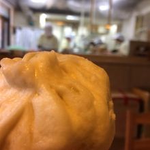 2階で食べられます