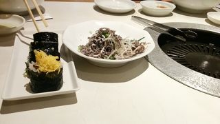 非常にモダンなお店で、焼肉冷麺といった雰囲気でない‼