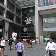 ブキッビンタン側入り口のパビリオン