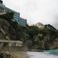 ホテル内のエレベータからビーチに降りれます