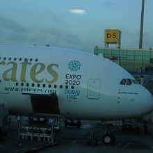 ドバイからバルセロナまでは２階建て飛行機A380
