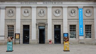 展示は無料（寄付制）、何故かお土産店にモノポリー