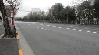 外堀通りの坂です