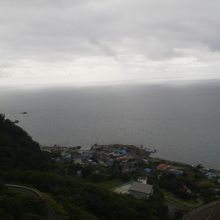 曇り空で少し寂しげな日本海。