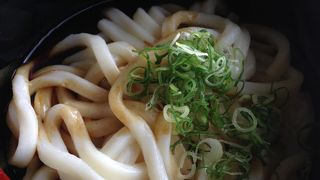 雨宿りしながら伊勢うどん