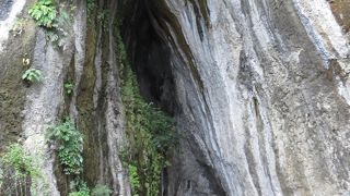寺院風のものは撤去され旧石器時代遺跡に戻った！