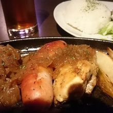 ハンバーグ、チキン、ソーセージ３点セットランチ