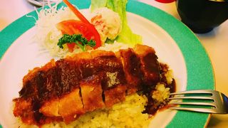 国境の町でご当地グルメを味わう