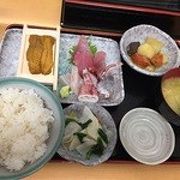 市場の新鮮な定食