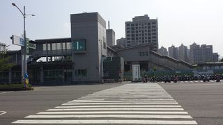新幹線の左営駅とは違います。