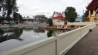 ひっそりとした寺院