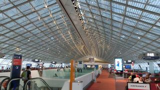 2Eから2Fへは徒歩移動