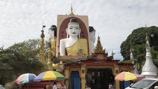 見事な４面座像