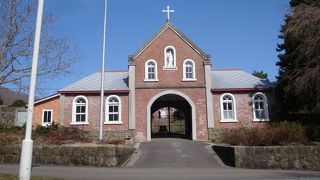 ポプラ並木が美しい（トラピスト修道院）