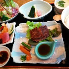 炙屋山海膳　２４００円