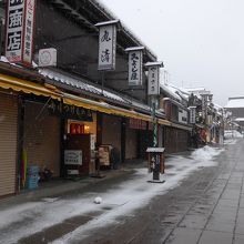 仲見世通りを行き交う観光客は少なかったです