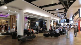 ターミナル5から3まではバス移動