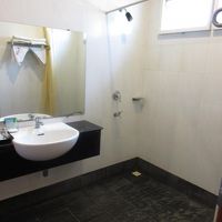 トイレとシャワ－は一緒で、バスタブはありません