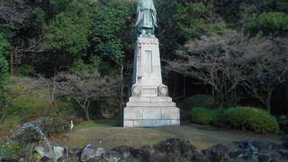 照国神社から繋がる公園