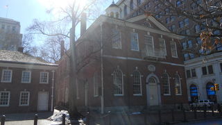 独立記念館の隣