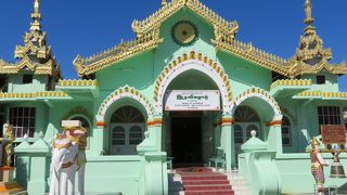 綺麗な寺院です