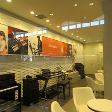 楽器実演コーナー。