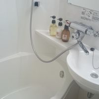 浴室もきれい。大浴場もあります。