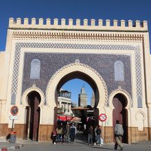 青空に負けない青