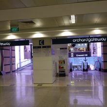 サマセット駅に直結しています