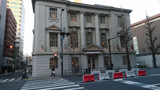 おしゃれなビル