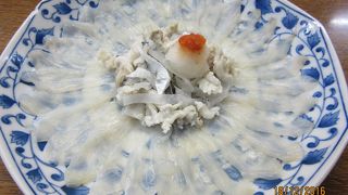 トラフグ刺身絶品だが超騒々しい店。