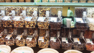 量り売りのナッツが美味しい！