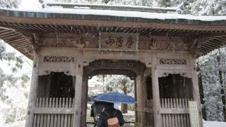 冬は雪に注意！８８箇所霊場で２番目に標高が高い場所にある第１２番札所♪