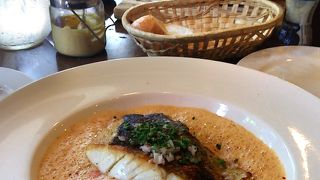 小さなカフェでビストロ