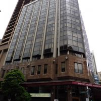 セントラル駅正面公園の抜けてすぐ